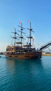 Alanya’da korsan tekne turu